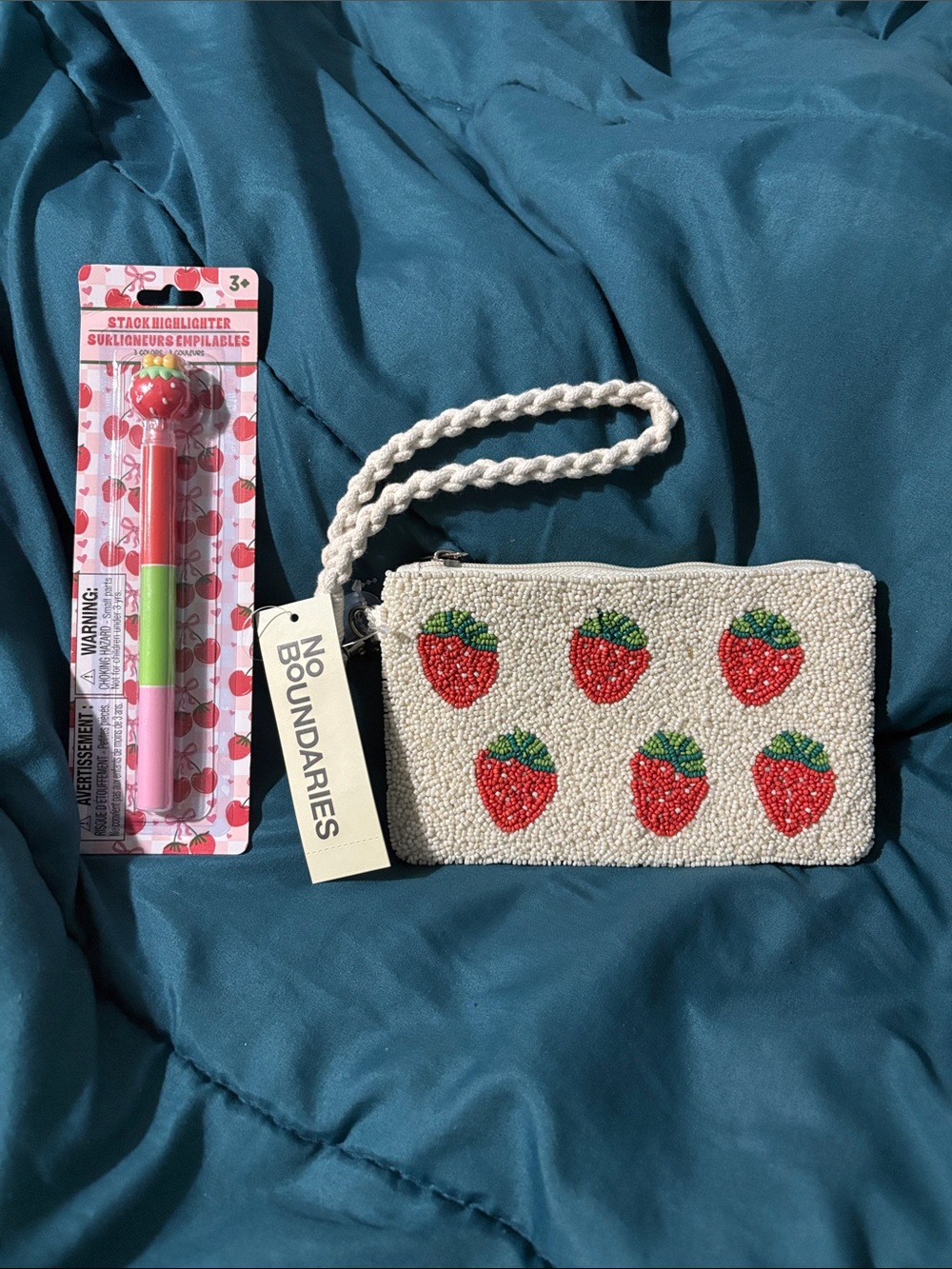 No Boundaries -Beaded Strawberry Wristlet $ Bonus 🍓 Topped highlighter